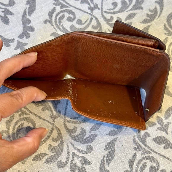 Louis Vuitton Monogram Wallet - Picture 5 of 7